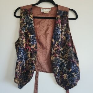 Maggie Lawrence Collection Tapestry Vest Floral Paisley Tie Back Vintage